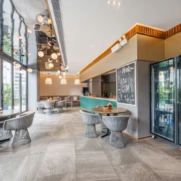 Guangzhou TaiKoo Hui Rezen Select Hotel (Gangding Subway Station) Отели рядом с достопримечательностью «Станция метро Gangding»