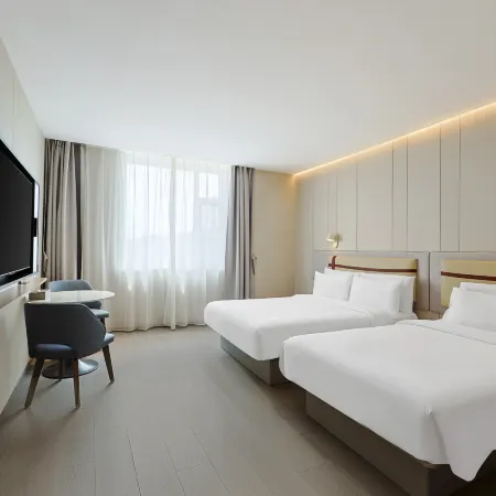 Homeinn Selected Hotel (Baicheng Railway Station Pedestrian Street)