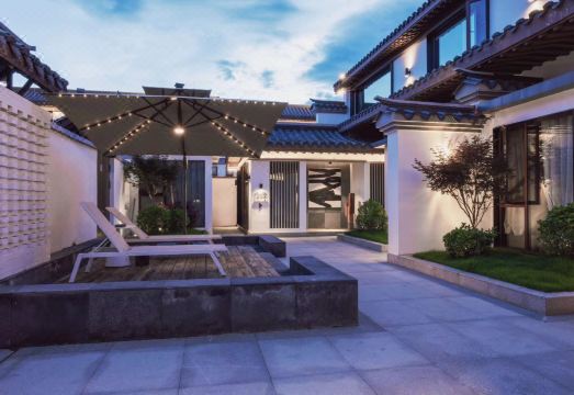 楚雄院里院外酒店外景图