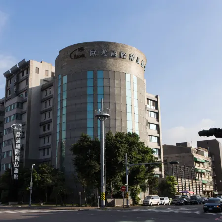 ALL-UR Boutique Motel Kaohsiung Branch Отели рядом с достопримечательностью «НКНУ - Хэпин Кампус»