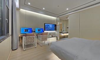 Golden Phoenix RANY Hotel