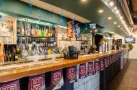 Figtree Hotel Wollongong Hotels in Coniston