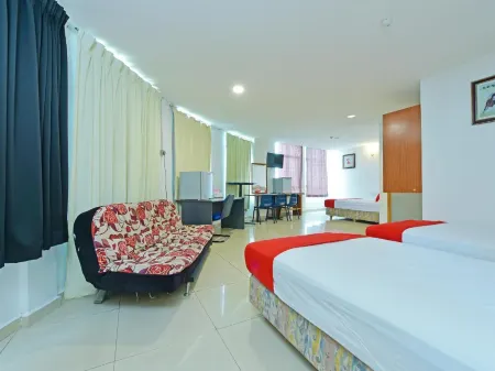 Super OYO 90494 Sam Huat Hotel