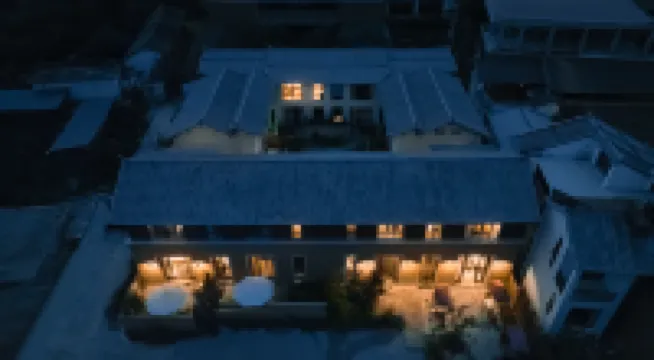 Mooncreek hotel