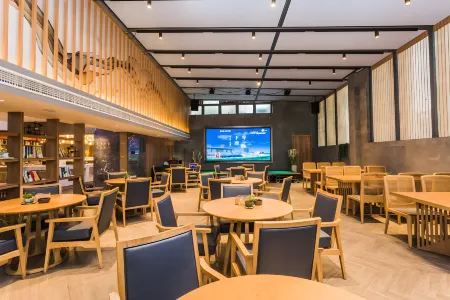 Gelaiden S Hotel (Dongfang High-Speed Railway Station) Отели рядом со станцией Dongfang Railway Station