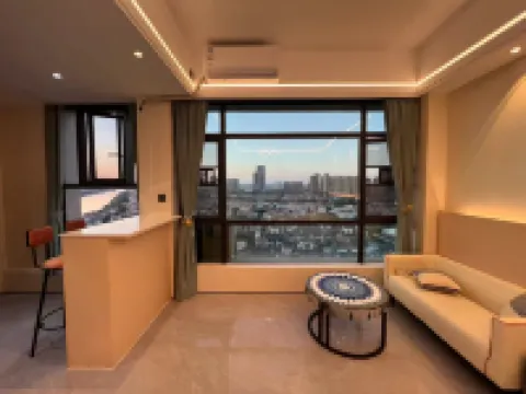 PLATINUM COLLAR SPACE