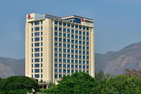 Navi Mumbai Marriott Hotel Отели рядом с достопримечательностью «Nerul Balaji Temple»