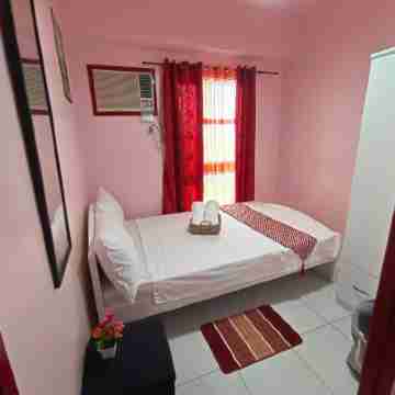 "Budget - No Frills" One Bedroom Condo near Manila Airport With Kitchen. Ideal for transient. 10K Rooms