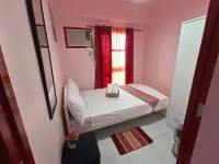 "Budget - No Frills" One Bedroom Condo near Manila Airport With Kitchen. Ideal for transient. 10K Hotels near Shopwise