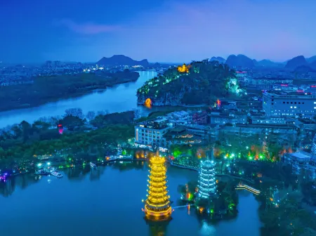 Venus Royal Hotel (Guilin Elephant Trunk Hill Sun and Moon Twin Towers)