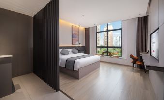 Pullman Mengzi Hotel (People's Hospital)