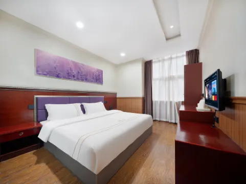 Yihao Smart Hotel (Tongliang Longcheng Avenue) Отели рядом с достопримечательностью «CPC Tongliang County Committee Party School»