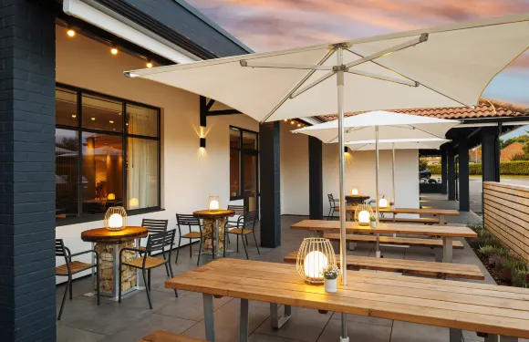 Holiday Inn 海維康M40，JCT。 4