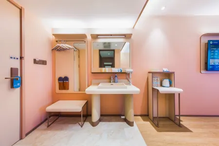 HanTing Hotel (Tianjin Yangliuqing Ancient Town Xinhua Road) Отели рядом с достопримечательностью «Zhonghuan Information College Tianjian University of Technology»