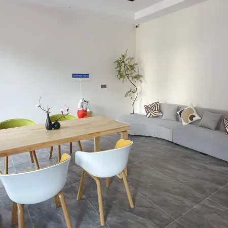 Guanjiangye Homestay (Sayram Lake East Gate Visitor Center)