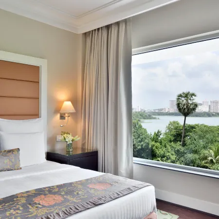 Lakeside Chalet, Mumbai - Marriott Executive Apartments
