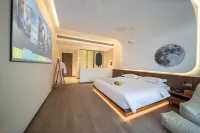 云溪江畔・江景臻享・スマートシネマ親子休閒美宿 (茘波古鎮)