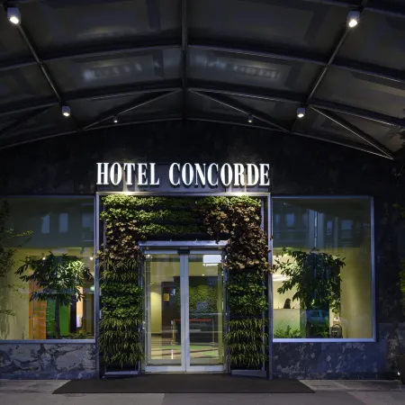 c-hotels Concorde Отели рядом с достопримечательностью «Жилой комплекс «Вертикальный лес»»