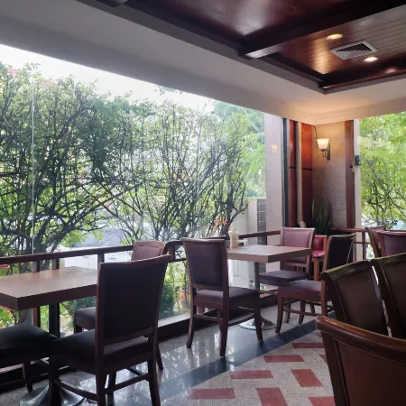 Nonthaburi Palace Hotel