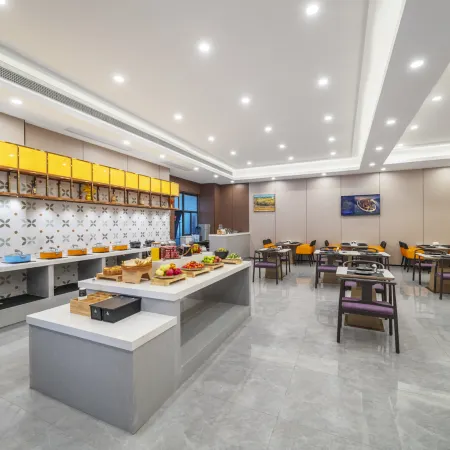 Vienna International Hotel ( Shenzhen Bantian Huawei Metro Station Branch) Отели рядом с достопримечательностью «Штаб-квартира компании Huawei»