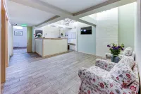 Stony Island Hotel Tts Dunay 주변 호텔