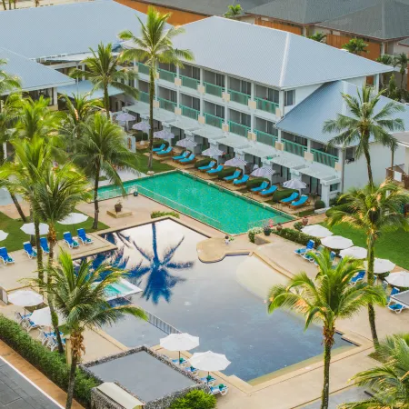 The Briza Beach Resort, Khao Lak Отели рядом с достопримечательностью «Национальный парк Симилан»