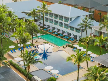 The Briza Beach Resort, Khao Lak Отели рядом с достопримечательностью «Khao Lak Beach»