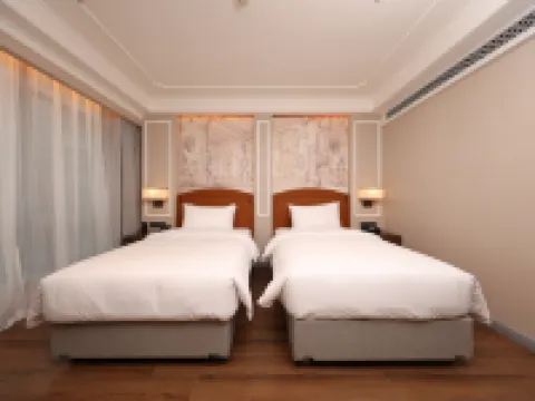 Vienna International Hotel (Xi'an Datang Night City Datang Furongyuan Branch) Hotels near Qujiang Polar Ocean Park