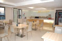 City Light Luxury Hotel (Foshan Qinghuiyuan Daliang Pedestrian Street)