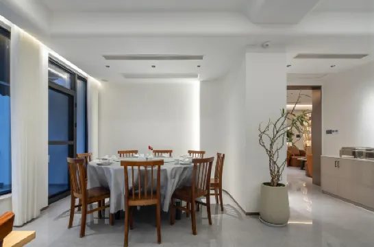 Floral Hotel·Sakura Language Homestay Отели рядом с достопримечательностью «Jiuxian Fenshuizhen Jiulong Temple»