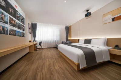 Baili Apartment (Zhucun Subway Station) Hotels near Guangzhou University Songtian College - Teaching Building 7