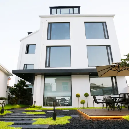 Zhujiajian Tsubaki Akira Homestay