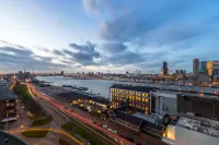Art Hotel Rotterdam-Fully Renovated Отели рядом с достопримечательностью «Мост Эразма»
