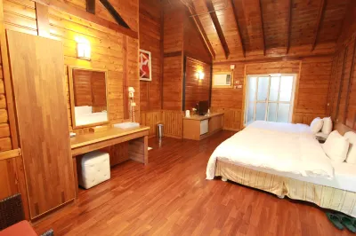 Pei Kong Creek Resort Hotels in Guoxing Township