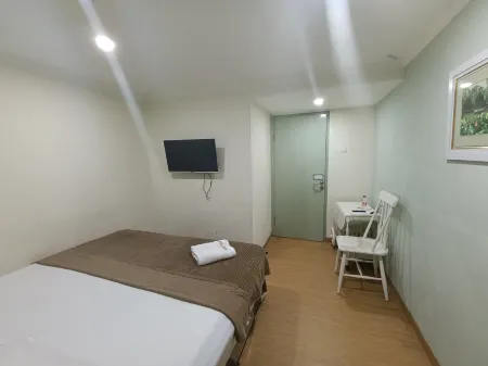 Mamifokobo Guest House Отели рядом с достопримечательностью «Botanic Garden Cibodas»