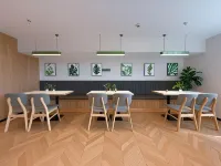 Pinrui Hotel (Jinan Luokou Garment City Zoo Branch)