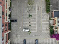 Mengjing Elegant Hotel (Lancang New Street Music Fountain Square Branch) - parking