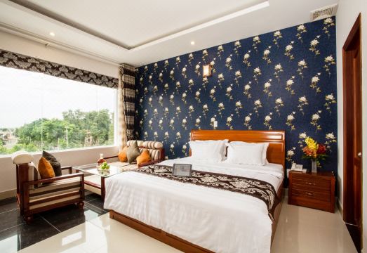 롱 바오 쩌우 호텔 로비