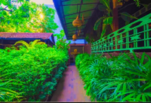 拉迪爾特權客房飯店 Crocodile Leather World附近的飯店