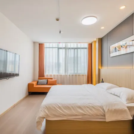 Elong ME Hotel (Chuzhou Tianchang Wanjiafu Plaza Jidiancheng)