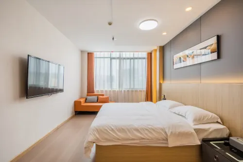 Elong ME Hotel (Chuzhou Tianchang Wanjiafu Plaza Jidiancheng) - parkir