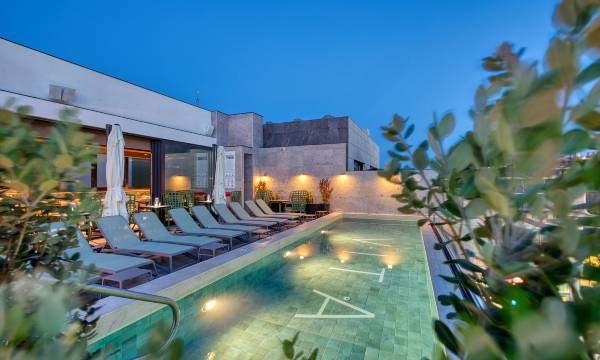 Vita Hotel & Rooftop