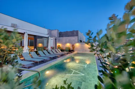 VITA Hotel & Rooftop