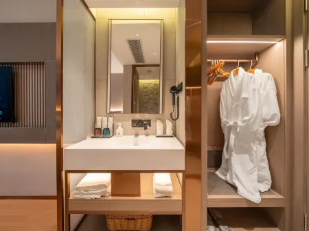 Lavande Hotel (Ganzi Batang Branch, National Highway 318) Отели в г. Батан