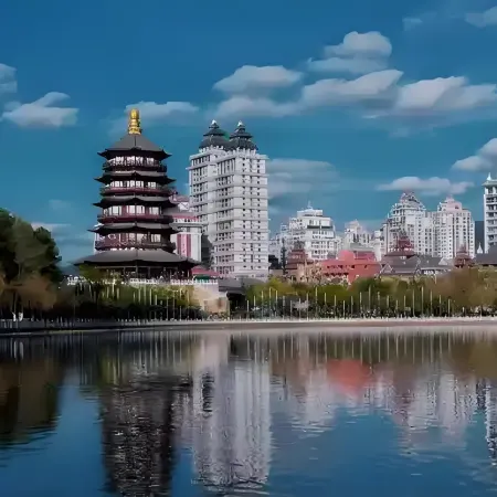 IU Hotel· Linxiang District Government Store, Lincang City