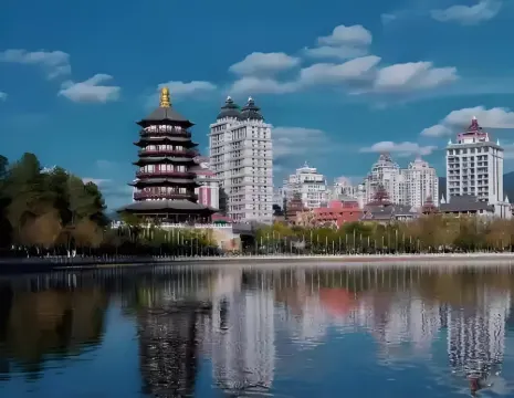 IU Hotel· Linxiang District Government Store, Lincang City