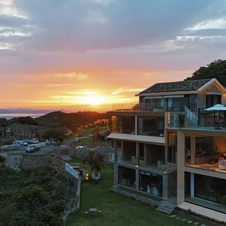 Encounter Mountains and See the Sea Villa Homestay