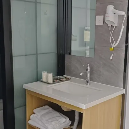 Holgos Yiqun Hotel Отели в г. Хоргос