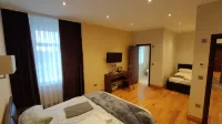 OYO The Kilburn Arms Hotels in Brent
