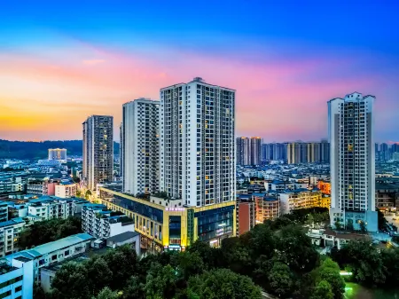 Lano Huajing Hotel Отели рядом с достопримечательностью «Dazu Stone Carving Baoding Mountain Scenic Area - Guiding Service Hall»